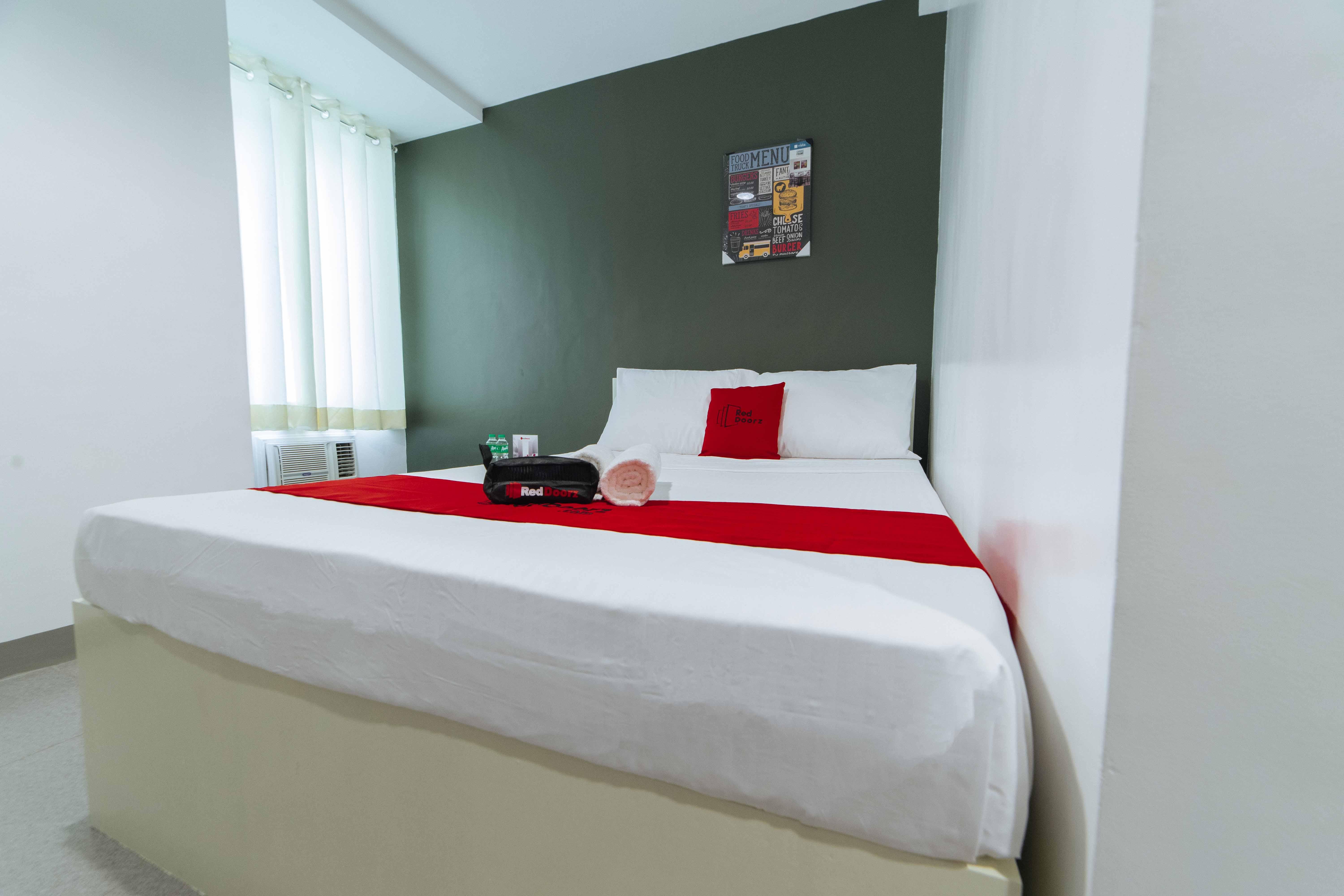 Reddoorz Plus @ Roxas Street Davao Bagian luar foto