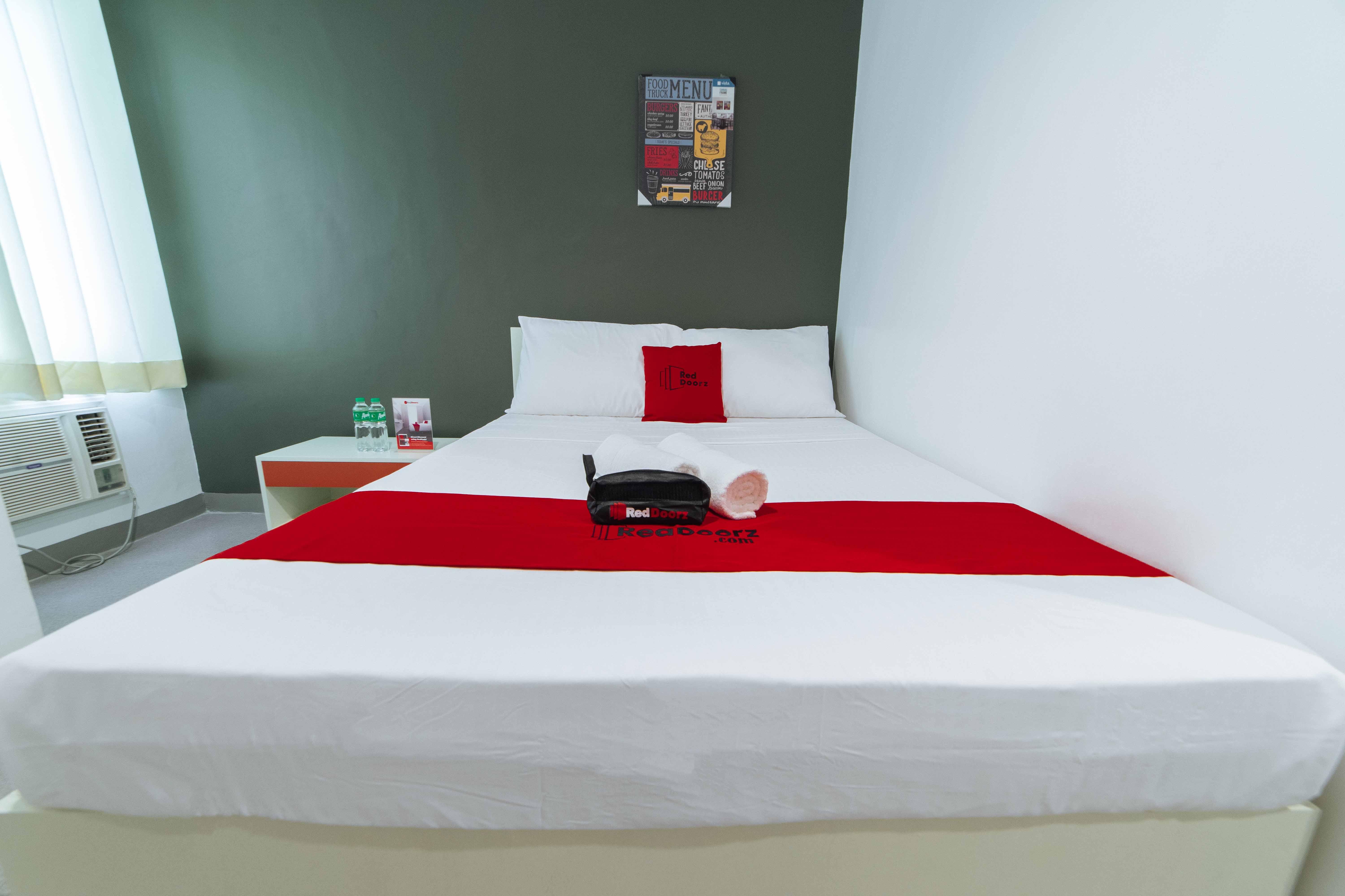 Reddoorz Plus @ Roxas Street Davao Bagian luar foto
