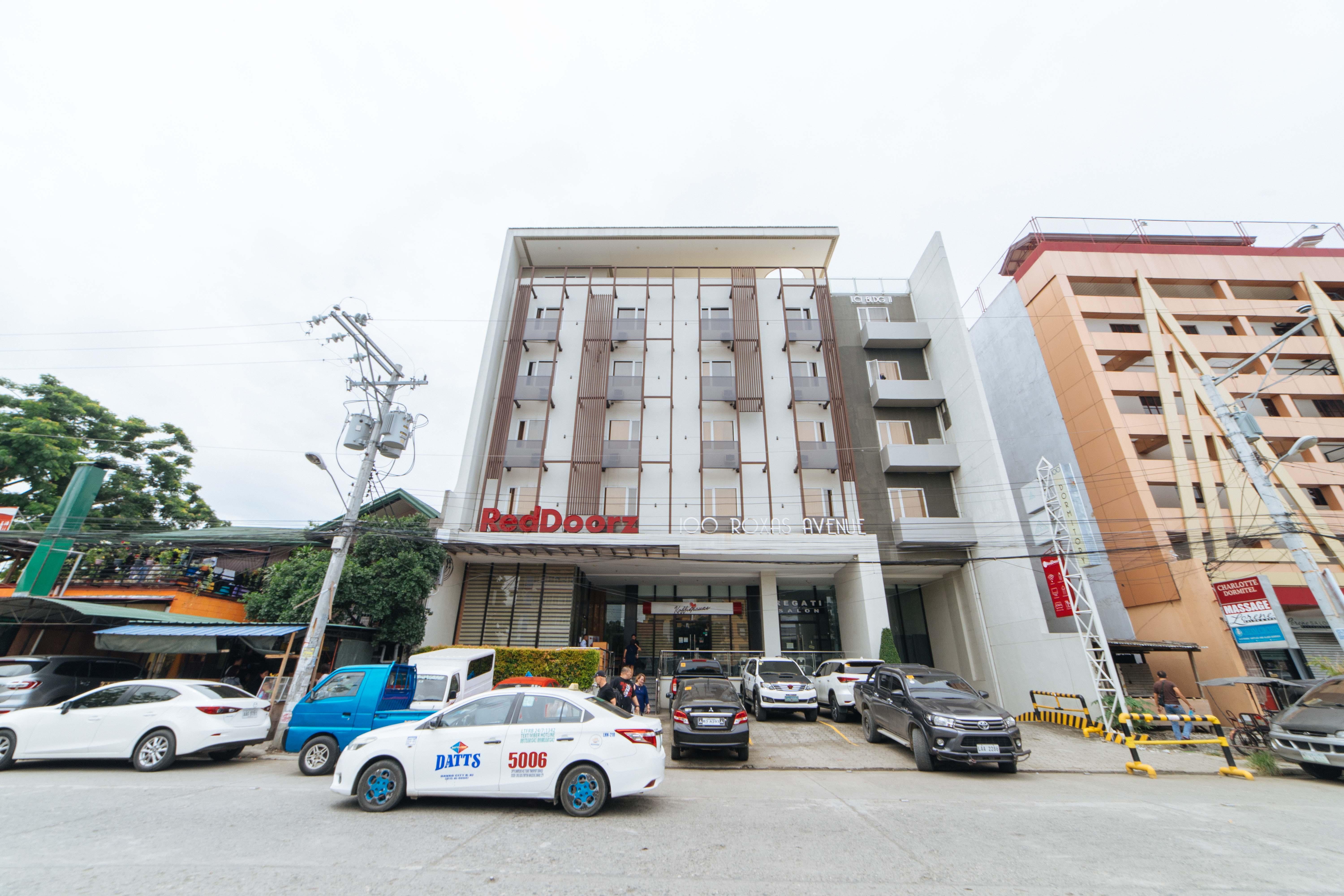 Reddoorz Plus @ Roxas Street Davao Bagian luar foto