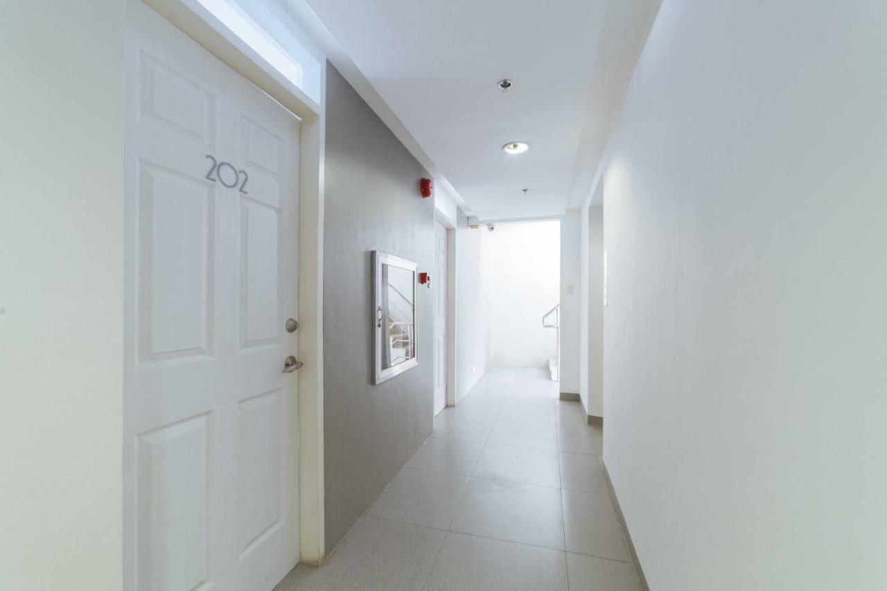 Reddoorz Plus @ Roxas Street Davao Bagian luar foto