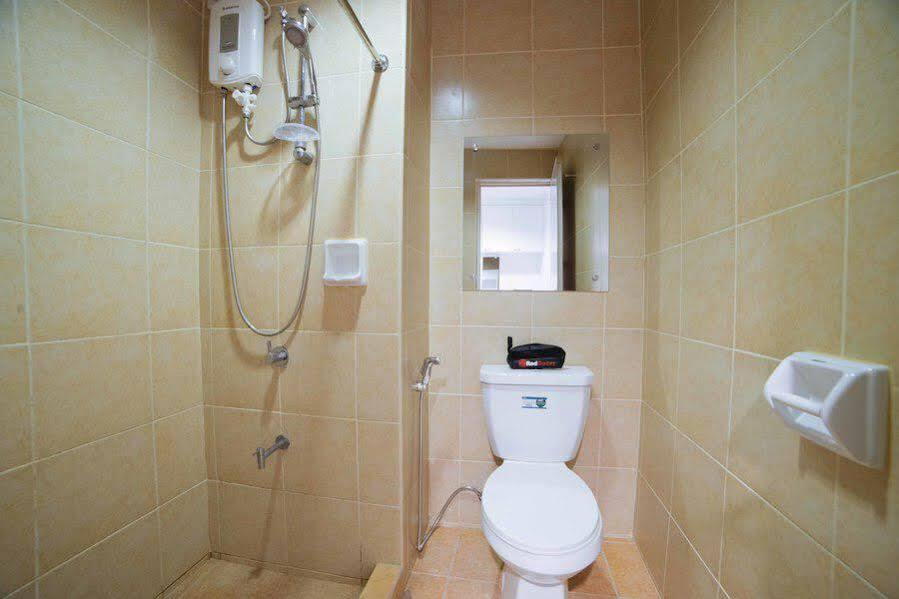 Reddoorz Plus @ Roxas Street Davao Bagian luar foto